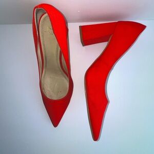 Marc Fisher Zala pump, size 9 in red grosgrain fabric